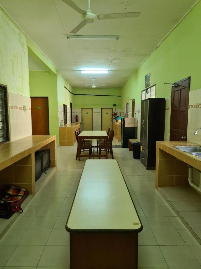 Penginapan Harmoni Inn Kuala Terengganu Bagian luar foto